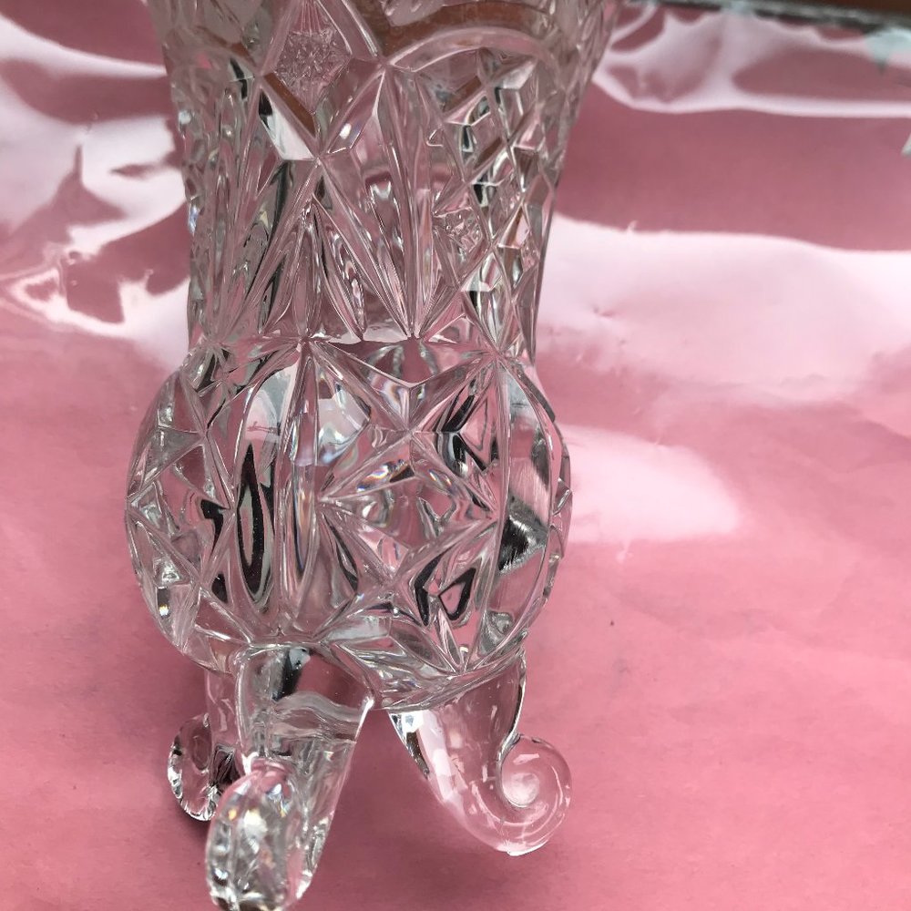 Stunning Vintage Lead Crystal Cut Glass Flower 3 Legged Vase